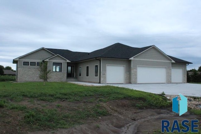 single story home featuring a garage