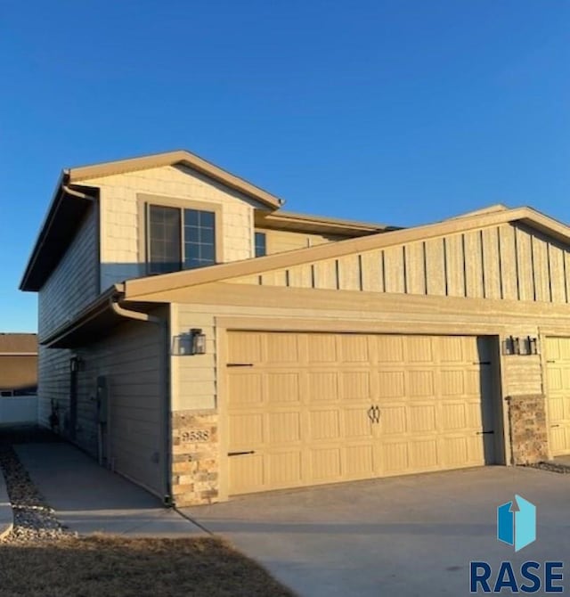 view of front of home with a garage