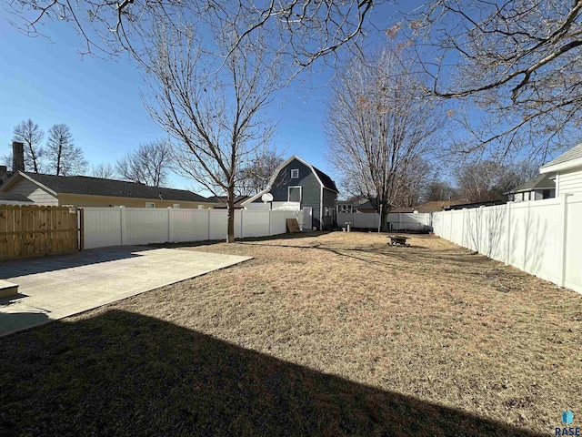 view of yard with a patio area