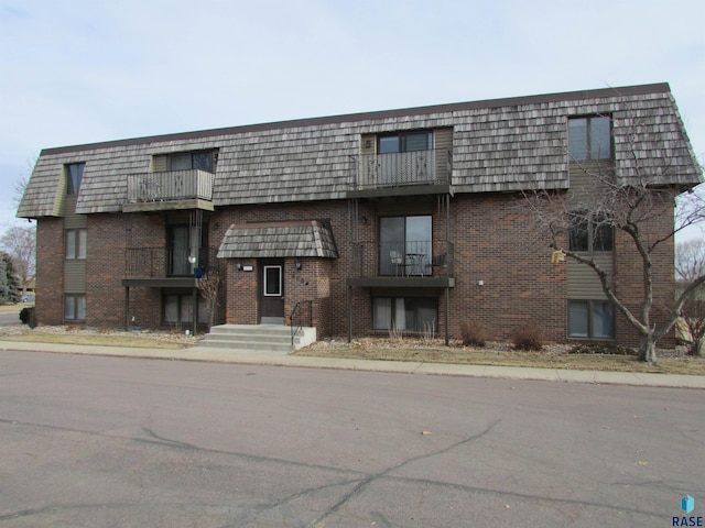 view of building exterior