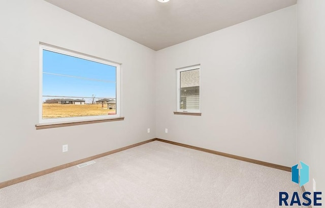 1004 N Juniper St, Lennox, SD 57039 - unfurnished room featuring carpet