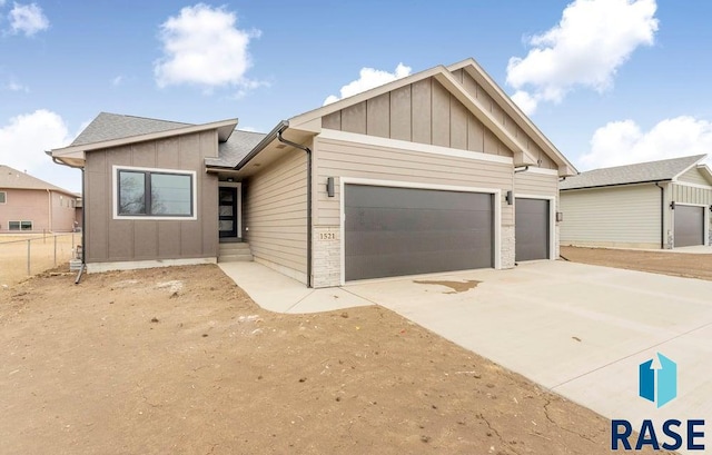 view of front of house featuring a garage