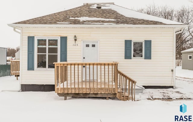 view of front of property