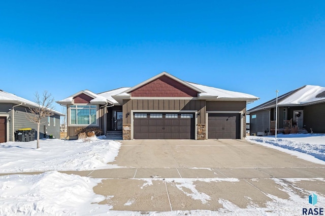 view of front of home featuring a garage