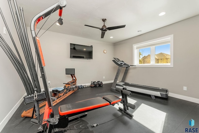 exercise area with ceiling fan, baseboards, and recessed lighting