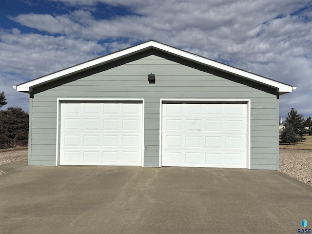 view of detached garage