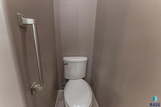 bathroom featuring toilet