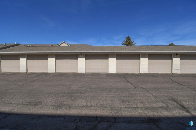 7434 S Louise Ave Unit 103, Sioux Falls, SD 57108 - view of garage
