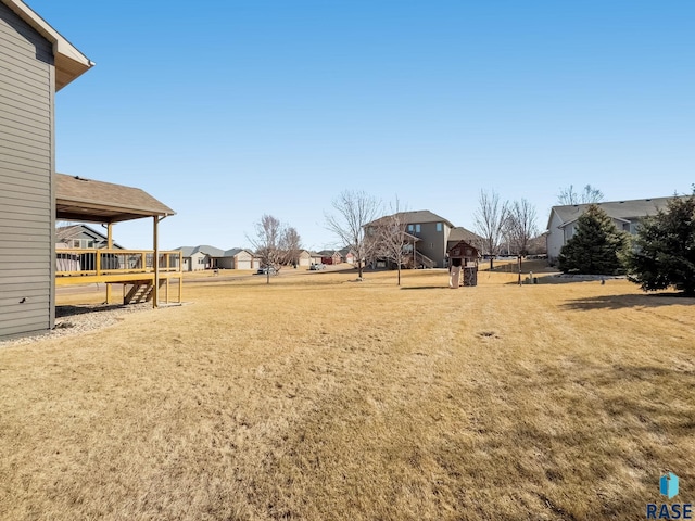 view of yard with a residential view