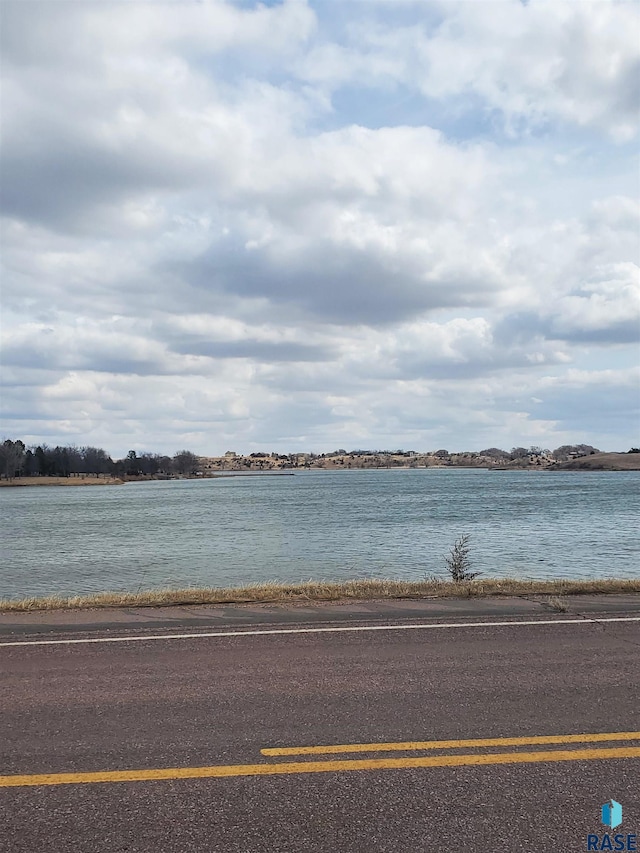 Listing photo 2 for 26166 E Sunset Ct, Canistota SD 57012