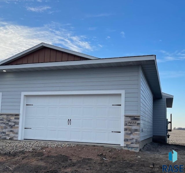 9663 W Tunis Dr, Sioux Falls, SD 57106 - view of garage