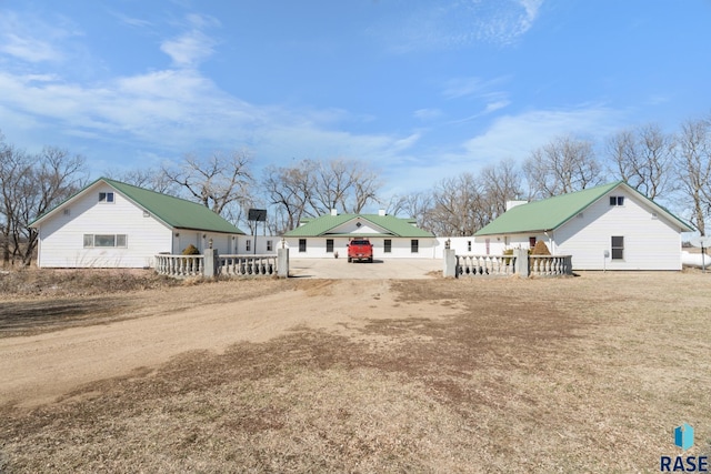29783 Frog Creek Rd, Centerville, SD 57014 - view of yard featuring driveway