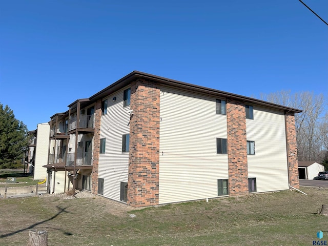901-909 N Cleveland Ave, Sioux Falls, SD 57103 - view of side of property