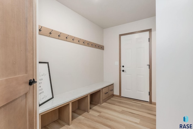 5709 S Spirea Ave, Sioux Falls, SD 57106 - mudroom with light wood-style flooring