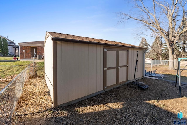 3325 E Manor Cir, Sioux Falls, SD 57103 - view of shed with fence