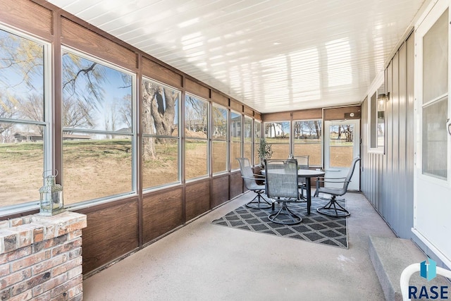 1000 N Six Mile Rd, Sioux Falls, SD 57110 - sunroom / solarium featuring outdoor dining area