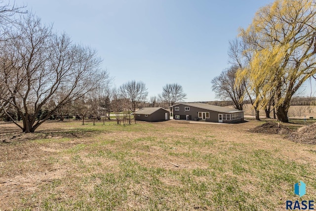 1000 N Six Mile Rd, Sioux Falls, SD 57110 - view of yard