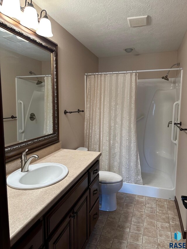 2631 E Whisper Trl, Sioux Falls, SD 57108