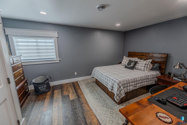 bedroom with recessed lighting, hardwood / wood-style floors, and baseboards