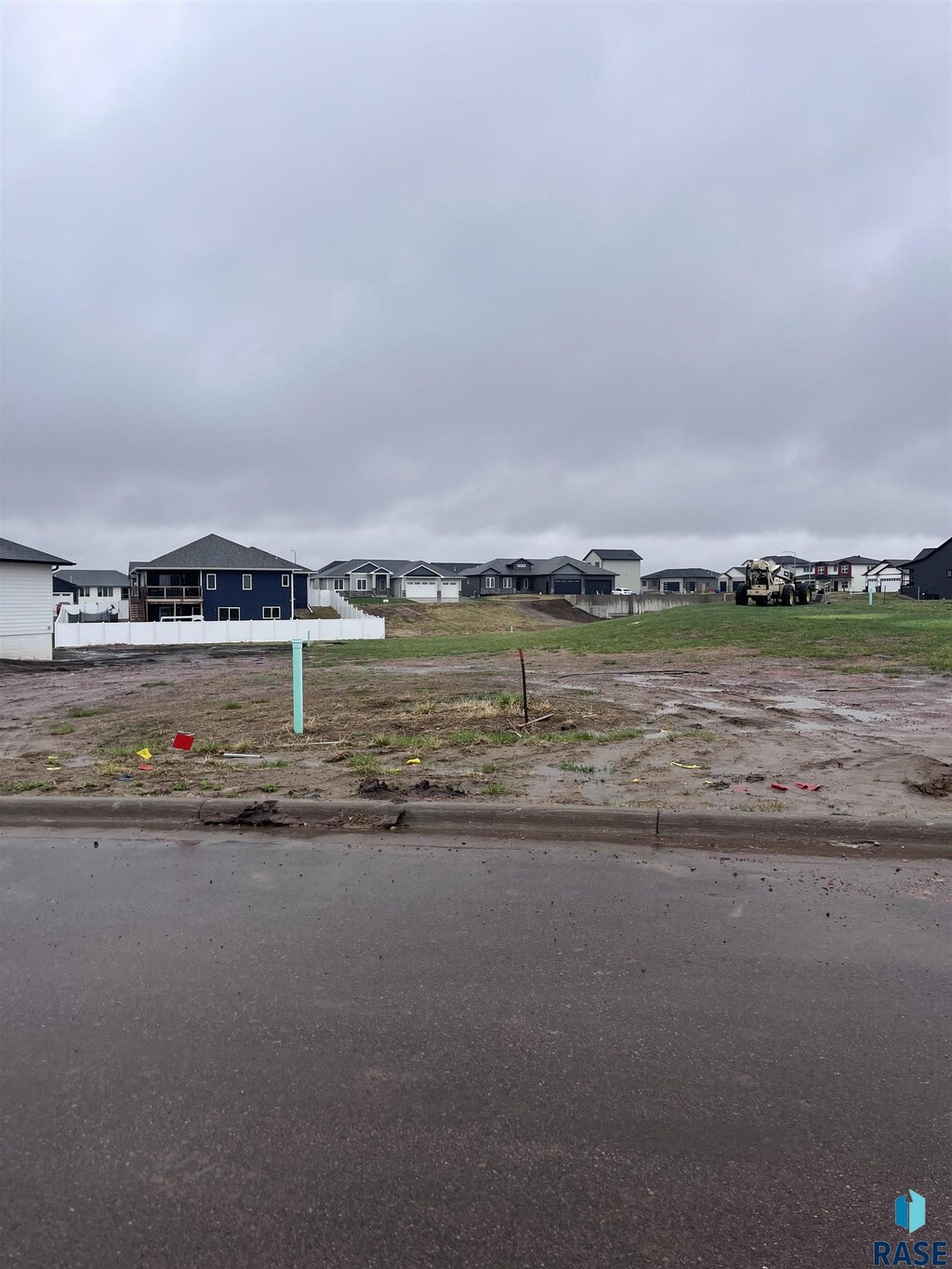 4228 N Interlachen Trl, Sioux Falls, SD 57107