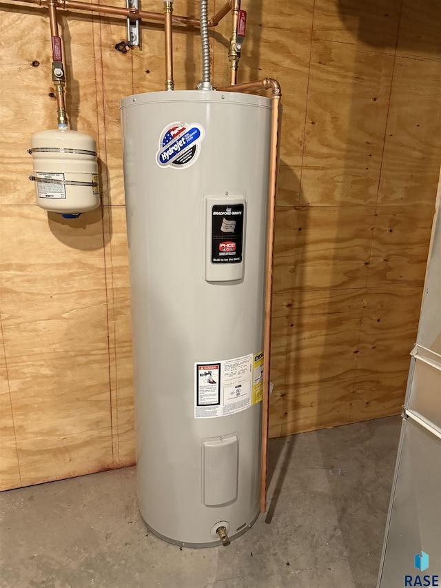 301 W 2nd St, Marion, SD 57043 - utilities with water heater