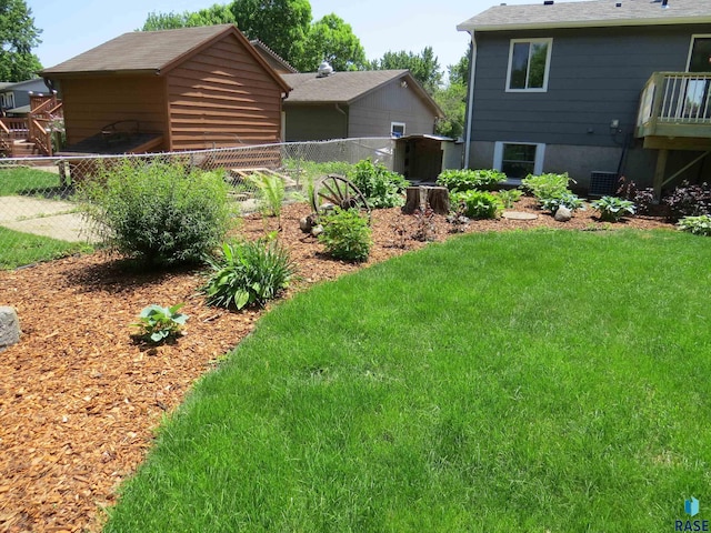 view of yard featuring fence