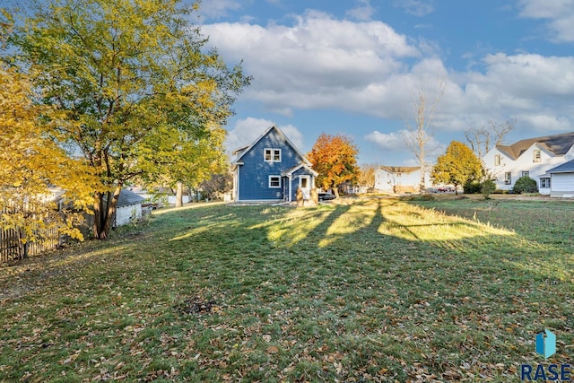 view of yard featuring fence