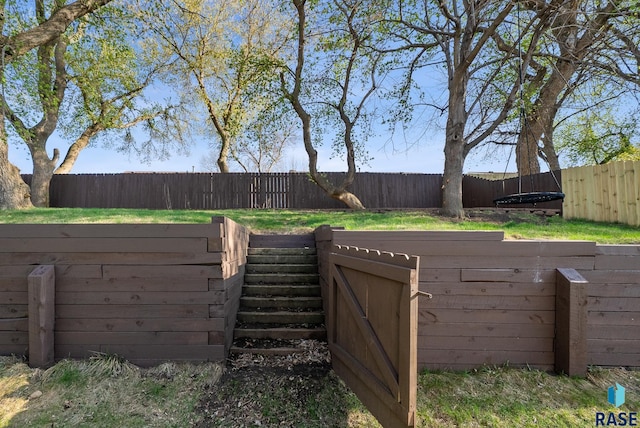 5215 E Belmont St, Sioux Falls, SD 57110 - view of yard featuring a fenced backyard