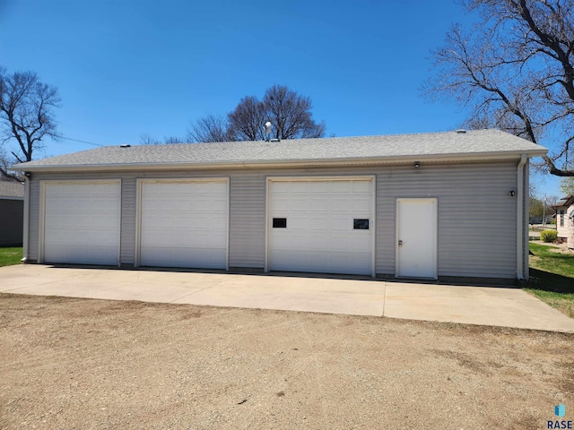 view of detached garage