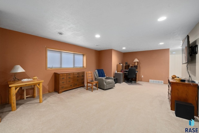 1012 E Magnolia Dr, Brandon, SD 57005 - living area featuring visible vents, recessed lighting, and carpet