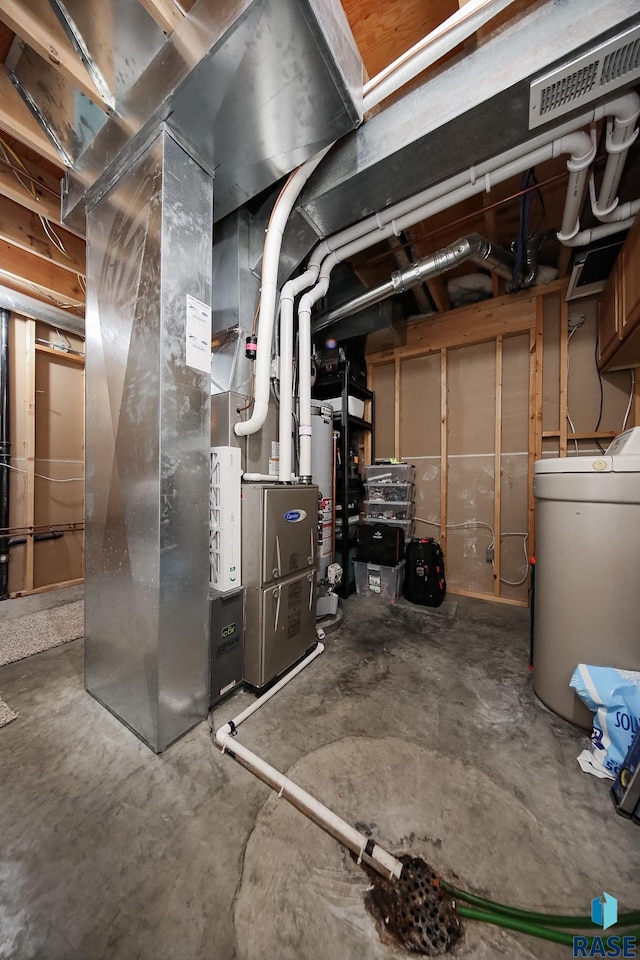 3219 S Grace Ave, Sioux Falls, SD 57103 - unfinished below grade area featuring visible vents and gas water heater