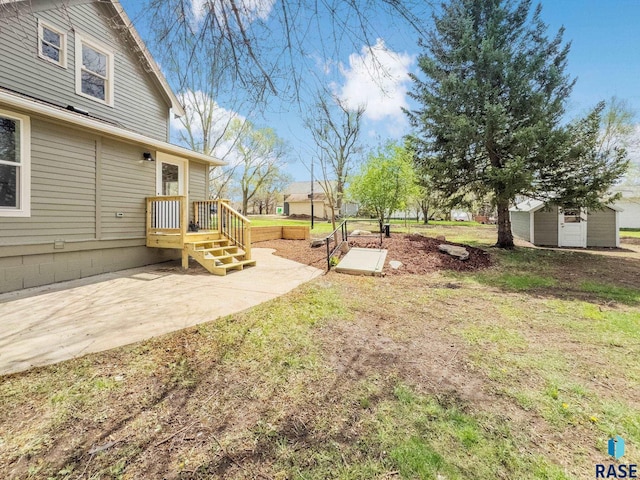 333 S Juniper Ave, Parker, SD 57053 - view of yard featuring a patio area