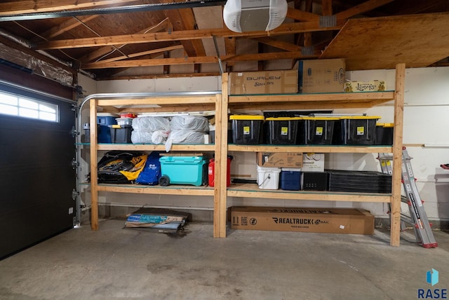 4108 E 23rd St, Sioux Falls, SD 57103 - storage with a garage