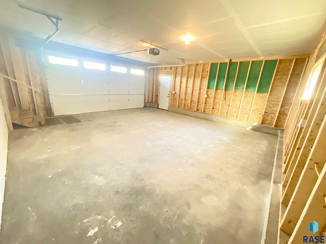813 S Edward Cir, Sioux Falls, SD 57103 - garage with a garage door opener