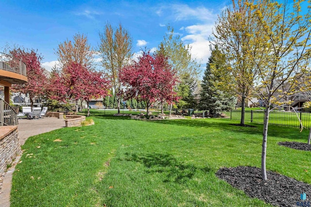 5604 S Jersey Tess Dr, Sioux Falls, SD 57108 - view of yard featuring fence