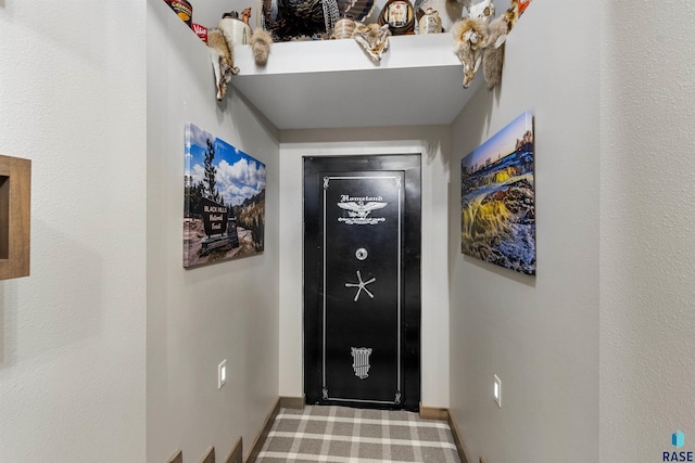 5604 S Jersey Tess Dr, Sioux Falls, SD 57108 - entryway with baseboards and carpet floors