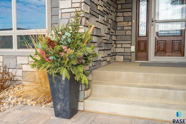 2708 W Bitterroot St, Sioux Falls, SD 57108 - view of exterior entry featuring stone siding