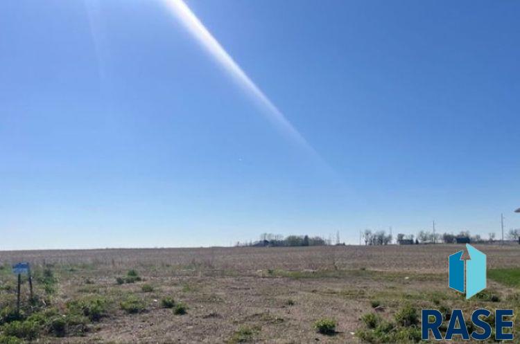 705 W Opal Ln, Hartford, SD 57033