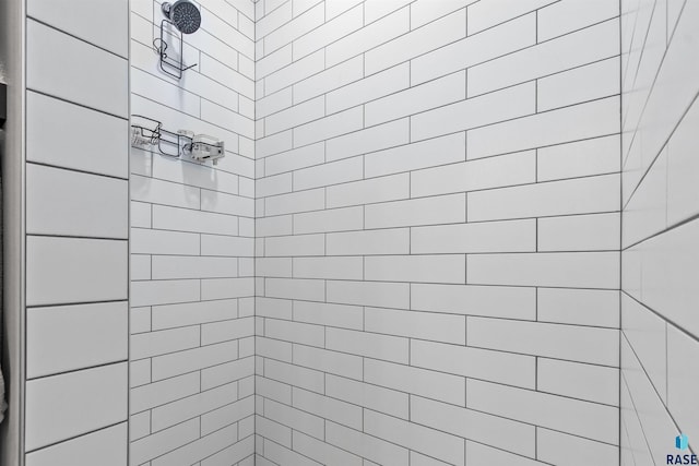 5307 S Dubuque Ave, Sioux Falls, SD 57108 - full bath featuring a tile shower
