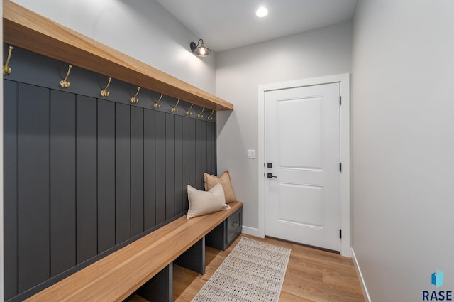 6609 E Corsair Dr, Sioux Falls, SD 57110 - mudroom featuring light wood-style flooring and baseboards