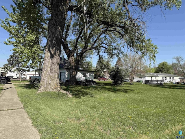 view of grassy yard