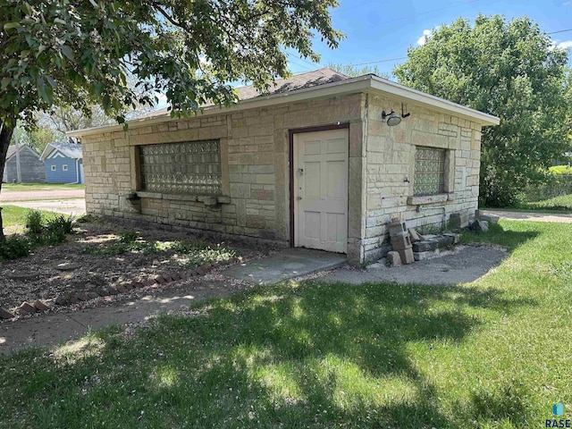 view of outbuilding