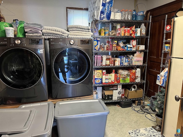 531 N Adams St, Salem, SD 57058 - clothes washing area featuring washer and clothes dryer