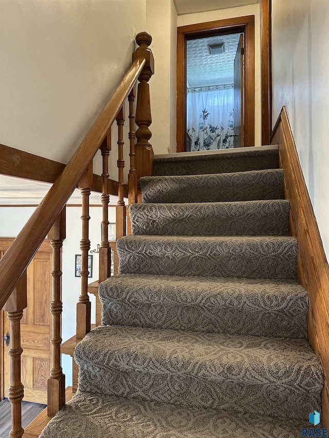 531 N Adams St, Salem, SD 57058 - view of stairway
