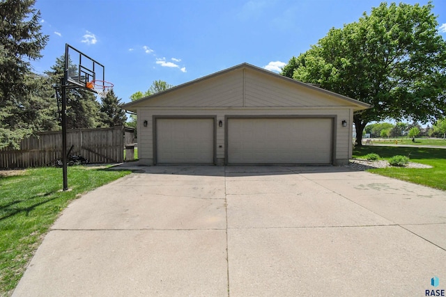 4600 S Harrington Ave, Sioux Falls, SD 57103 - view of detached garage