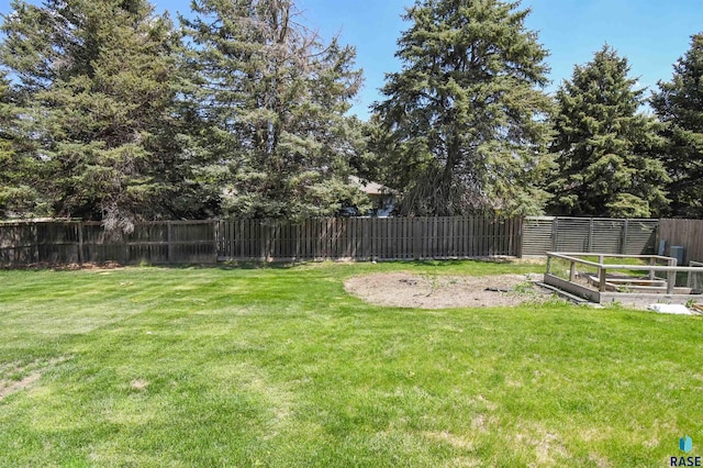 4600 S Harrington Ave, Sioux Falls, SD 57103 - view of yard with a garden