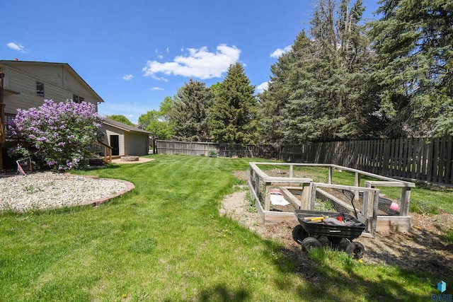 4600 S Harrington Ave, Sioux Falls, SD 57103 - view of yard featuring a garden