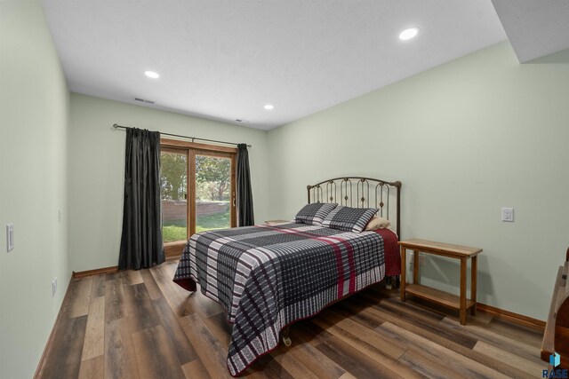 48190 265th St, Brandon, SD 57005 - bedroom featuring baseboards, wood finished floors, and recessed lighting