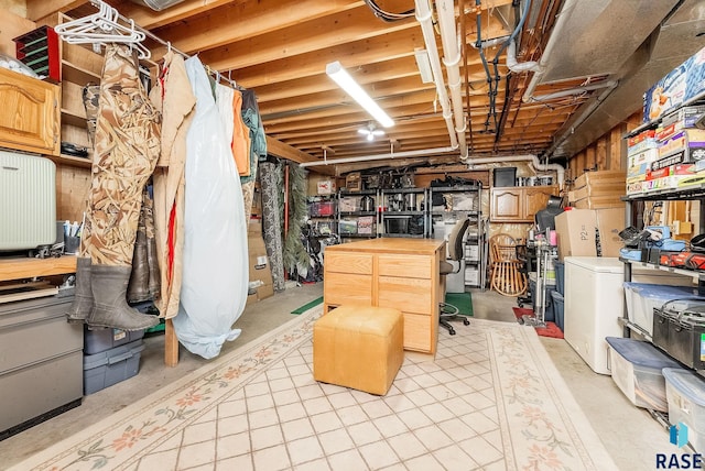 408 N Oak Ridge Rd, Brandon, SD 57005 - storage area featuring washer / clothes dryer