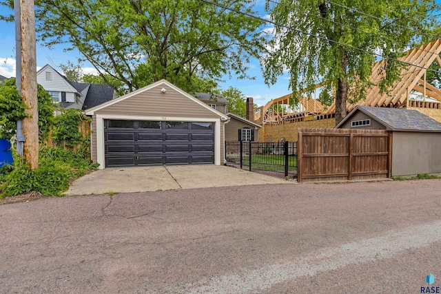 705 E 21st St, Sioux Falls, SD 57105 - view of detached garage